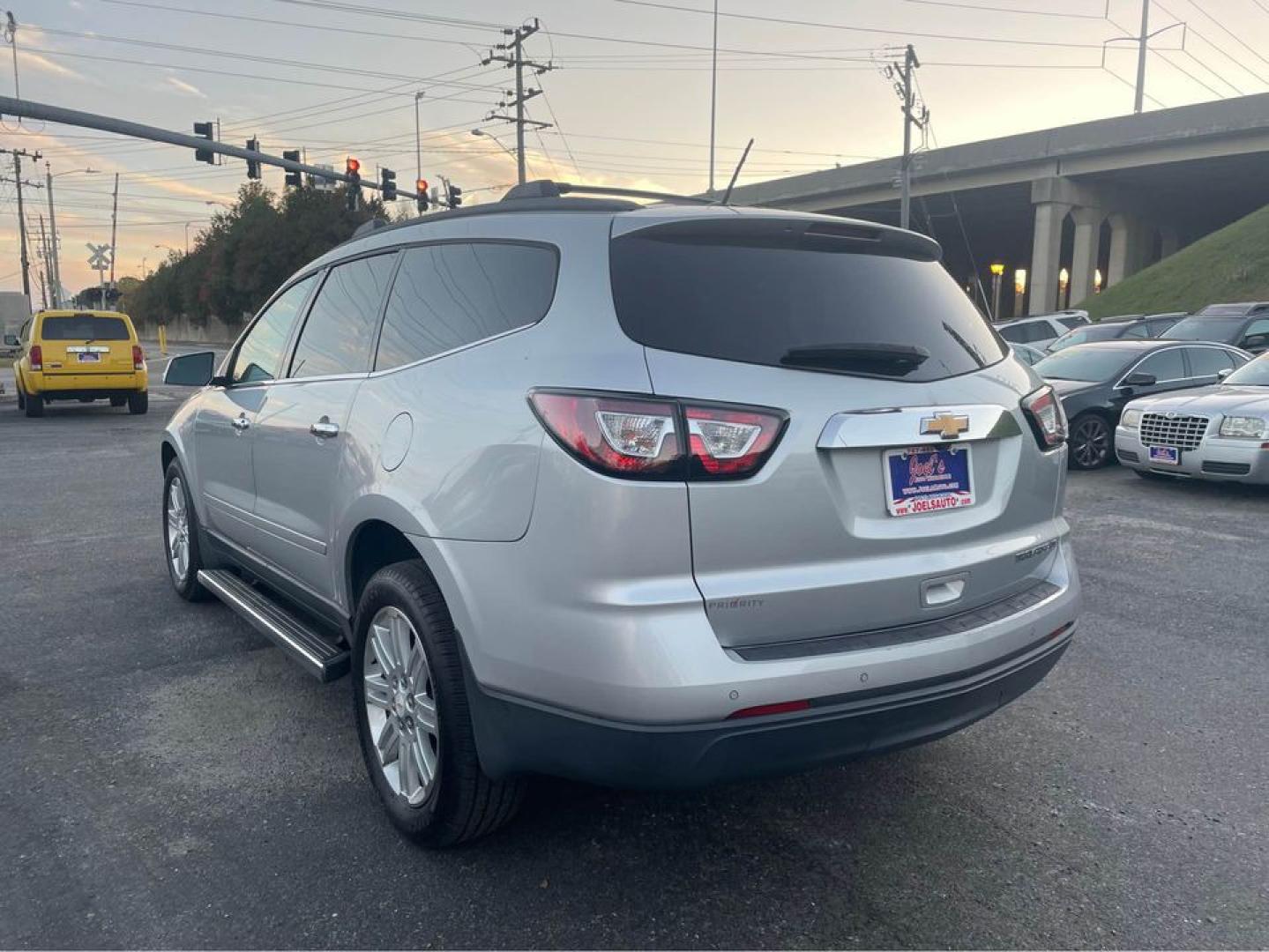 2013 Chevrolet Traverse (1GNKRGKDXDJ) with an V6 engine, Automatic transmission, located at 5700 Curlew Drive, Norfolk, VA, 23502, (757) 455-6330, 36.841885, -76.209412 - Photo#3